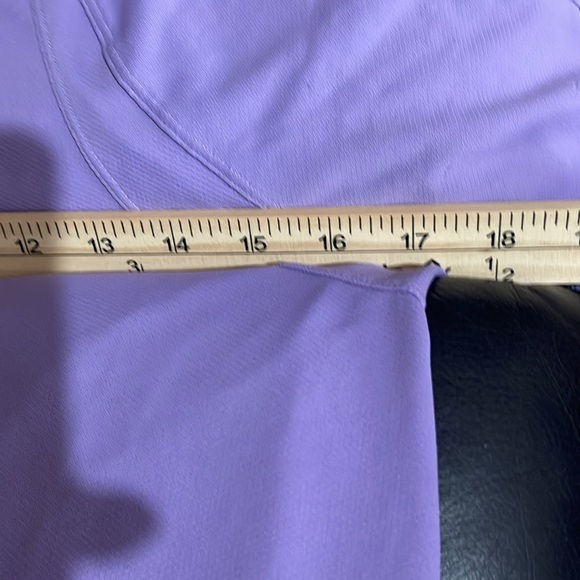 Nike Purple/lavender short Sleeve Top, nylon material NWOT TAG PULL - Picture 8 of 11